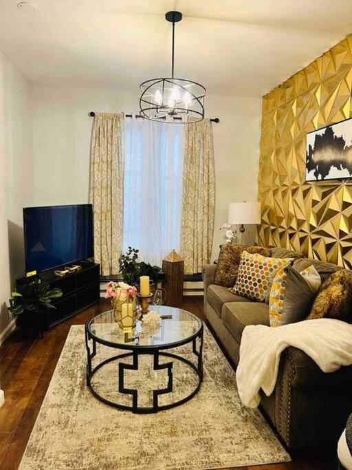 Brooklyn Golden Palace Нью-Йорк Екстер'єр фото